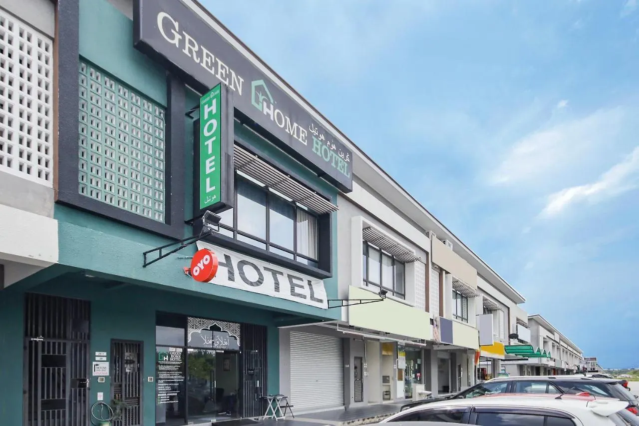 Oyo 90399 Green Home Hotel Syariah Sepang 2*,  Malaysia