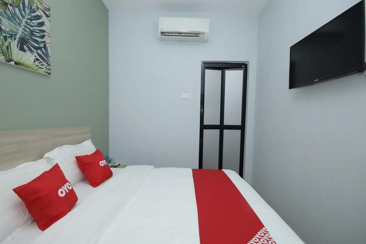 Oyo 90399 Green Home Hotel Syariah Sepang